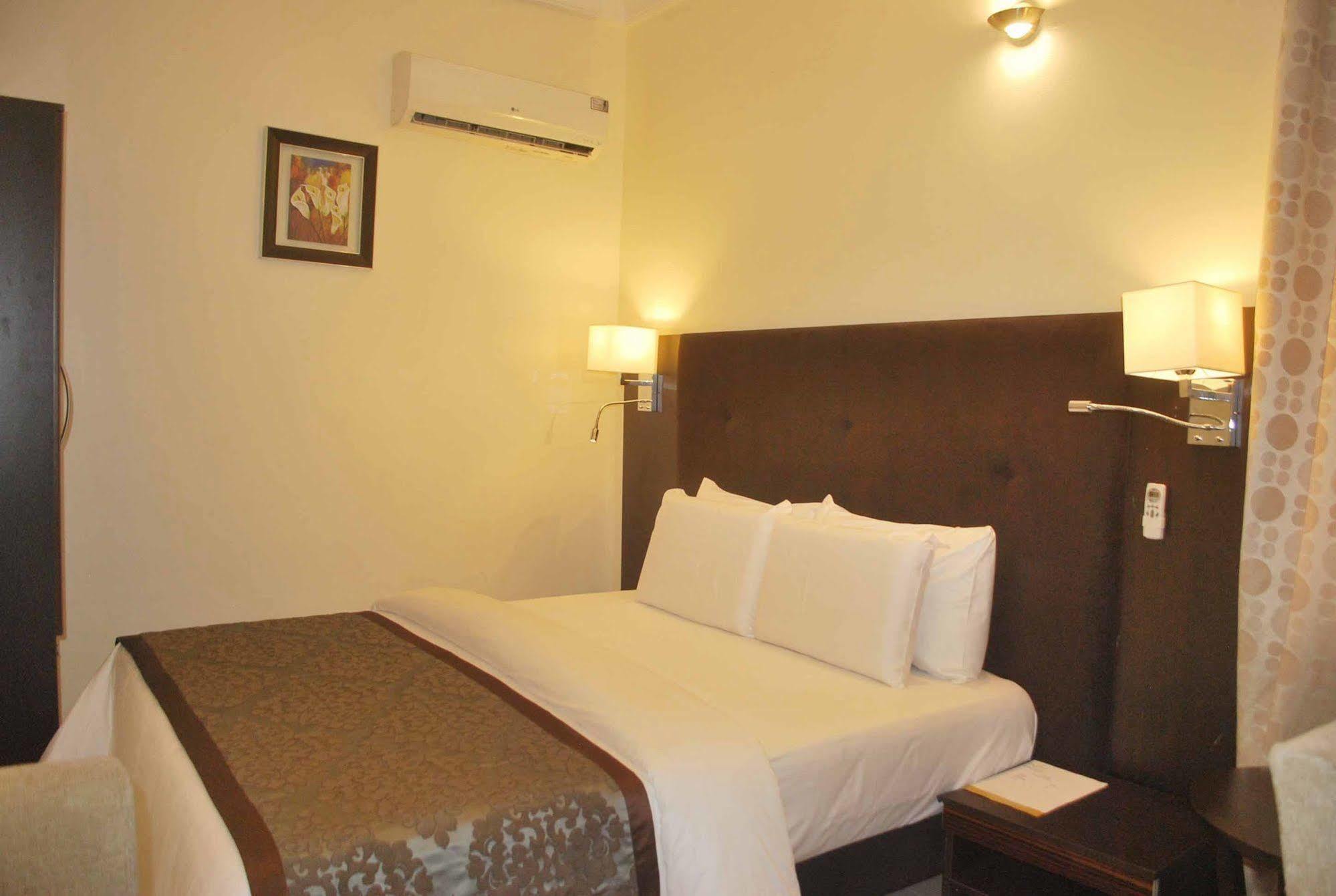 Lakeem Suites Ikoyi Лагос Екстериор снимка